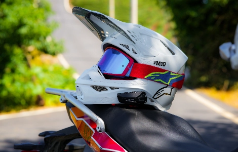 10 cen&aacute;rios da vida real para fones de ouvido Bluetooth inteligentes para motocicletas | Guia de atacado OEM para distribuidores